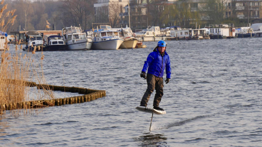 eSurfbretter Winterlager Tipps - Nicht jeder fährt im Trockenanzug durch