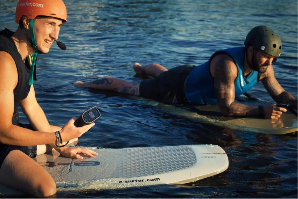 Einsteiger testet eFoil auf dem See — E-SURFER Testzentrum Berlin Aerofoils eFoil